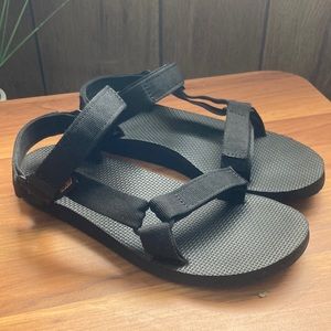 Black Teva sandals Velcro strap size 8